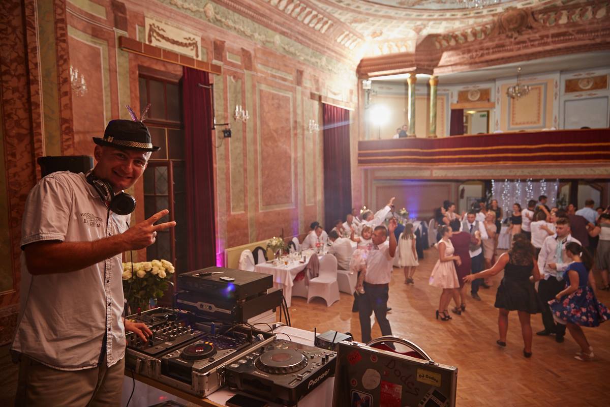 DJ DODES - svadby,stužkové,oslavy